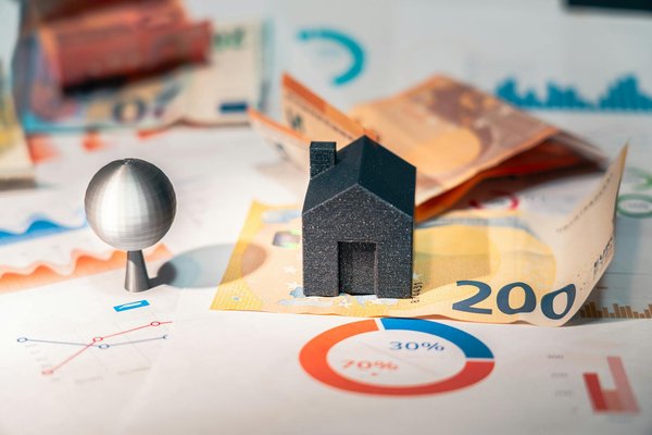 La Fiscalité de l'Immobilier d'Entreprise Décryptée : Guide Essentiel pour Investisseurs et Propriétaires